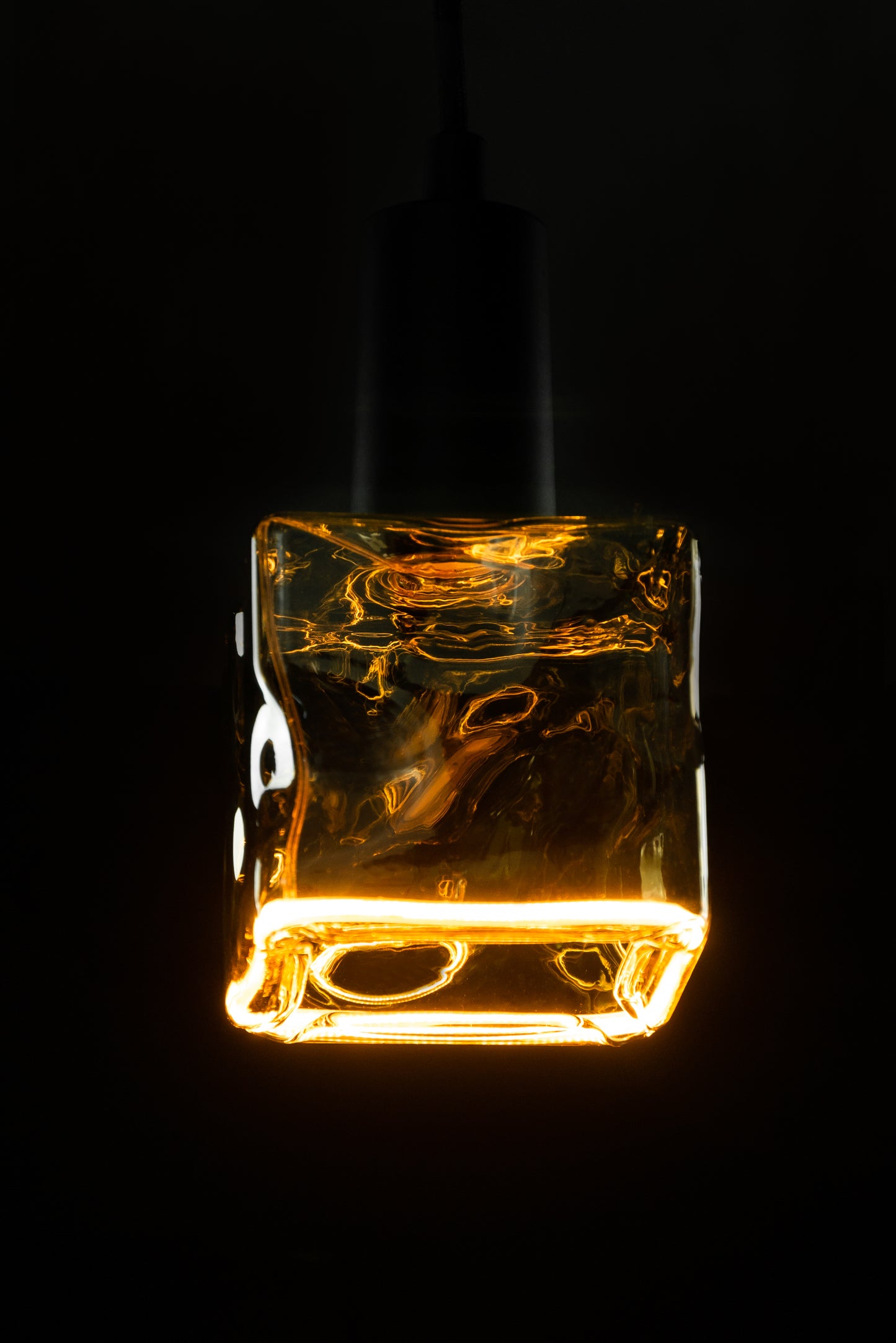 LED Žarnica SEGULA Floating Kocka Smokey Siva