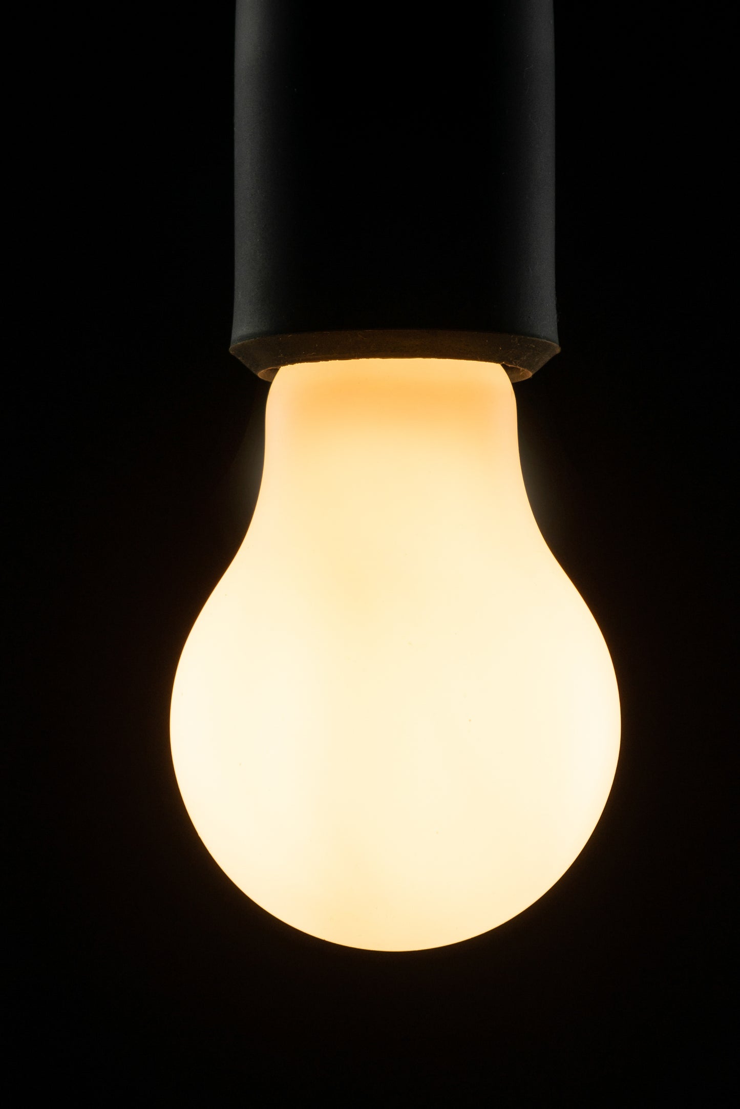 LED Žarnica SEGULA Bučka Mlečna