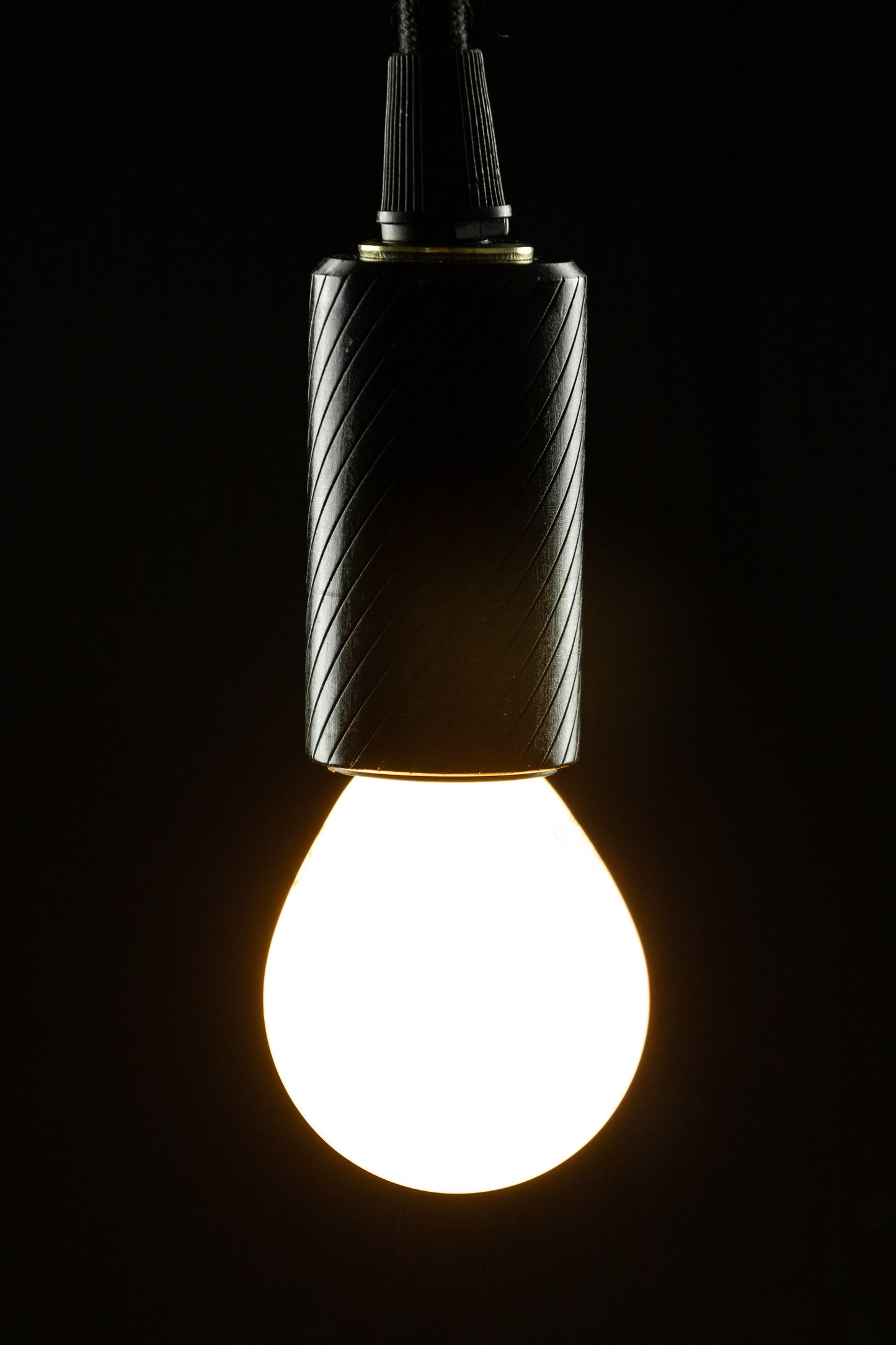 LED Žarnica SEGULA Kapljica 24V Satin